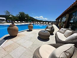 Nikos Apartments