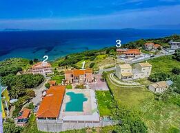 Nikos Apartments