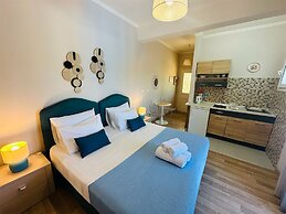 Nikos Apartments