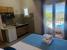 Nikos Apartments