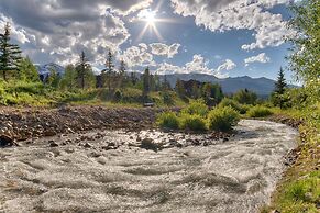 120 Rachel Lane Private Home with Hot Tub