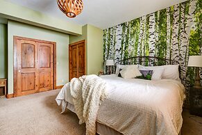 400 Whispering Pines Circle Private Home with Hot Tub