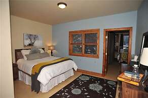 400 Whispering Pines Circle Private Home with Hot Tub