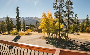 52 Clubhouse Rd Townhome with Private Hot Tub