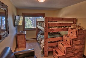 52 Clubhouse Rd Townhome with Private Hot Tub