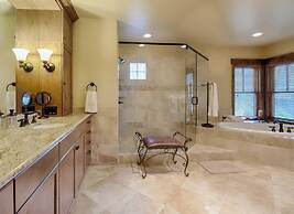 Cloud Peak Vista Peak 7 Private Home with Hot Tub