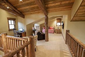 Cloud Peak Vista Peak 7 Private Home with Hot Tub