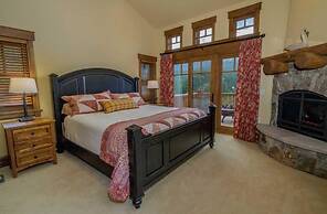 Cloud Peak Vista Peak 7 Private Home with Hot Tub