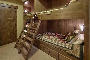 Cloud Peak Vista Peak 7 Private Home with Hot Tub