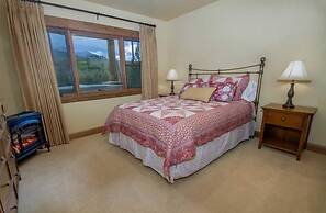 Cloud Peak Vista Peak 7 Private Home with Hot Tub