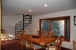 Eagle Ridge 2 Townhome with Private Hot Tub