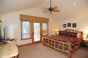 Moose Meadow Retreat Private Home with Hot Tub