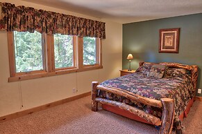 Moose Meadow Retreat Private Home with Hot Tub