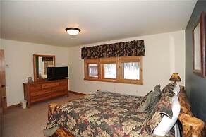 Moose Meadow Retreat Private Home with Hot Tub