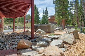 Moose Meadow Retreat Private Home with Hot Tub