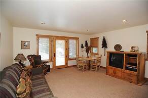 Moose Meadow Retreat Private Home with Hot Tub