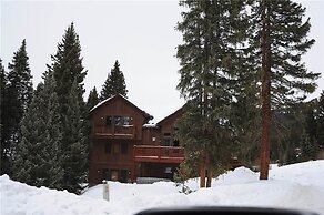 Moose Meadow Retreat Private Home with Hot Tub