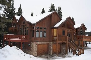 Moose Meadow Retreat Private Home with Hot Tub