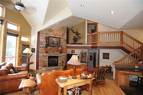 Moose Meadow Retreat Private Home with Hot Tub