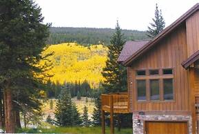 Moose Meadow Retreat Private Home with Hot Tub