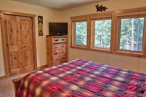 Moose Meadow Retreat Private Home with Hot Tub