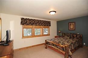 Moose Meadow Retreat Private Home with Hot Tub