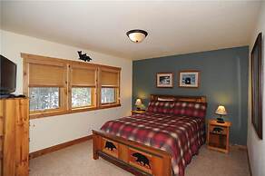 Moose Meadow Retreat Private Home with Hot Tub