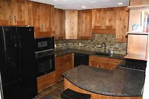 Ski Hill 18 Downtown Condos with on-site Hot Tub