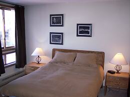 Ski Hill 18 Downtown Condos with on-site Hot Tub