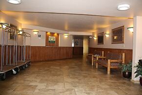 Trail's End 201 Downtown Condos with on-site Hot Tub