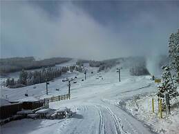 Trail's End 509 Downtown Condos with on-site Hot Tub