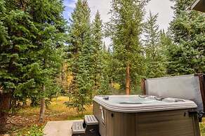 368 Settlers Drive Private Home with Hot Tub