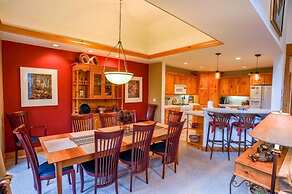 368 Settlers Drive Private Home with Hot Tub