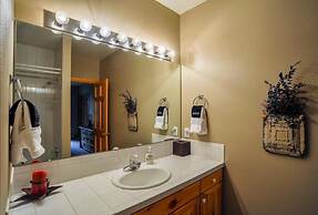 368 Settlers Drive Private Home with Hot Tub