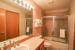 Highlander 324 Townhome with Private Hot Tub