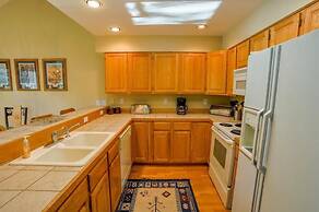 Highlander 324 Townhome with Private Hot Tub