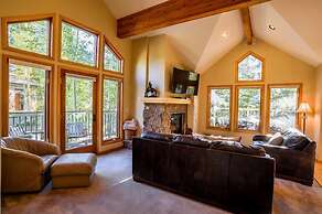 Highlander 324 Townhome with Private Hot Tub