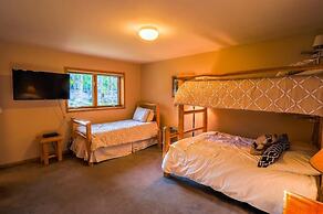 Highlander 324 Townhome with Private Hot Tub