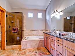 Sundara Place Private Home with Hot Tub