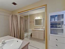 Longbranch 201 Condo with Pool & Hot Tub