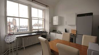 Edinburgh Princes Street Loft Apartment