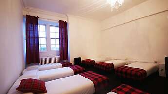 Edinburgh Princes Street Loft Apartment