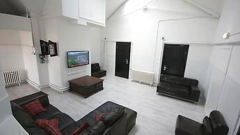 Edinburgh Princes Street Loft Apartment