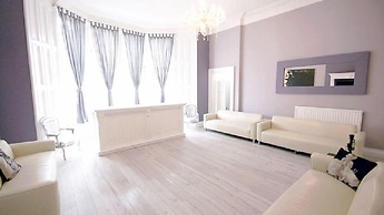 Princes Street Edinburgh Group Townhouse