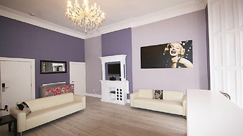 Princes Street Edinburgh Group Townhouse