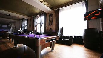 Party Palace Corner of Princes Street