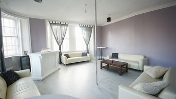 Princes Street Party Palace II