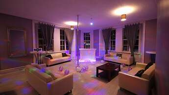 Princes Street Party Palace II