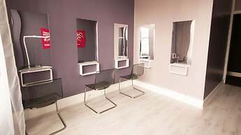 Princes Street Party Palace II