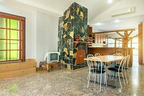 Ivy Cottage by Qiu Hotel